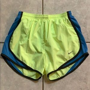 Nike Tempo Shorts - S - Green Yellow